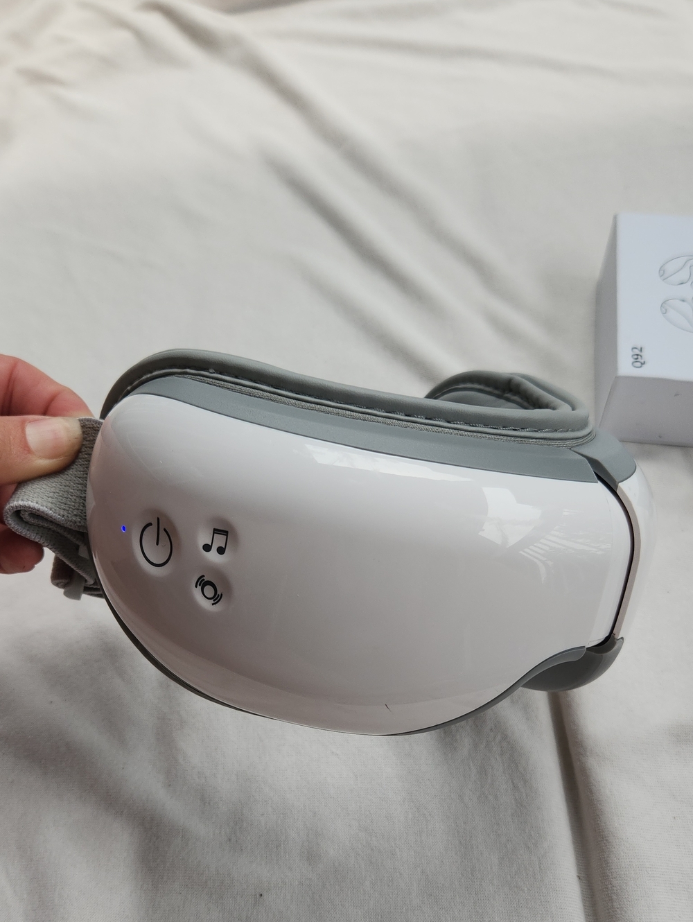 Renpho Eye Massager with Music and Adjustable Strap
